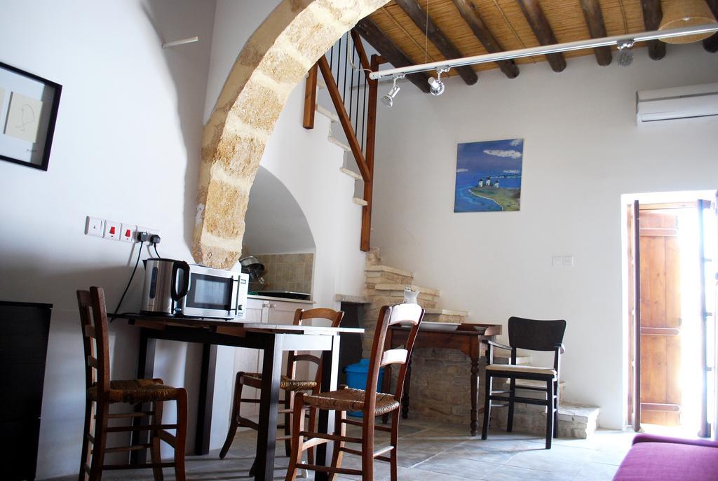 To Archontiko Tis Anastasias Athienou Extérieur photo