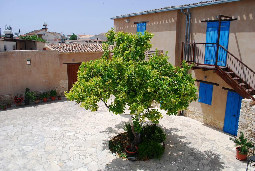 To Archontiko Tis Anastasias Athienou Extérieur photo